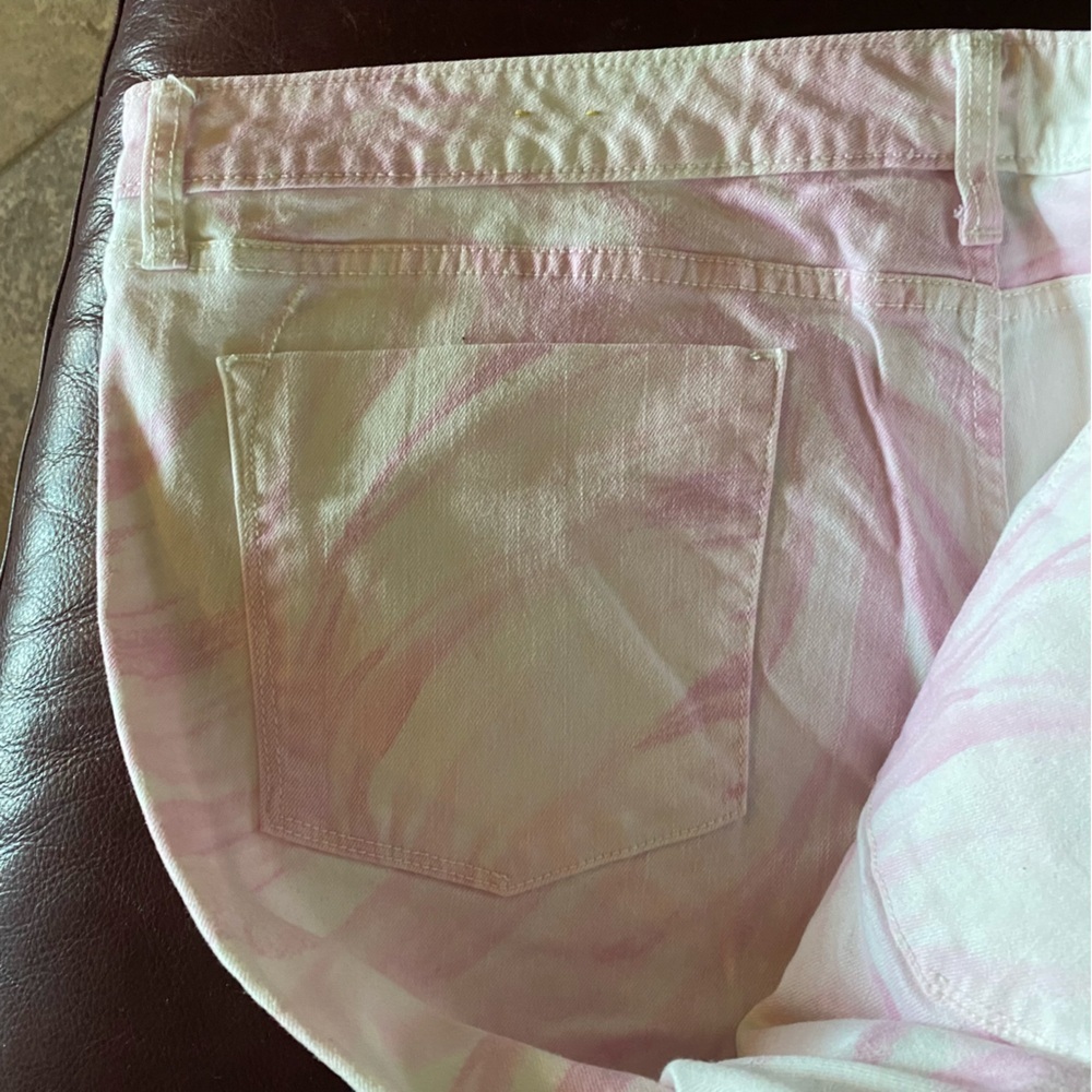 NWOT Women’s Massimo Premium Denim Skinny 5 pocket jeans. Pink swirl. Size 18.